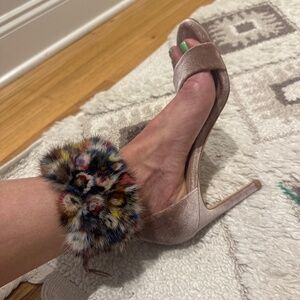 NWOT STUART WEIZTMAN VELVET REAL FUR HEELS 8 1/2
